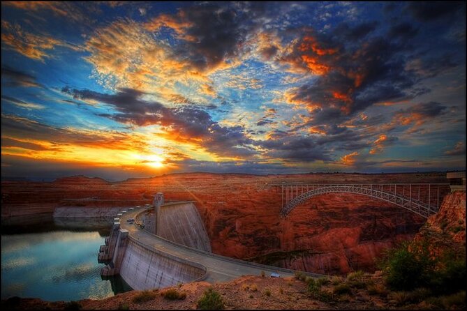 Hoover Dam Comedy Tour With Lunch and Comedy Club Tickets - A Unique Perspective on the Hoover Dam