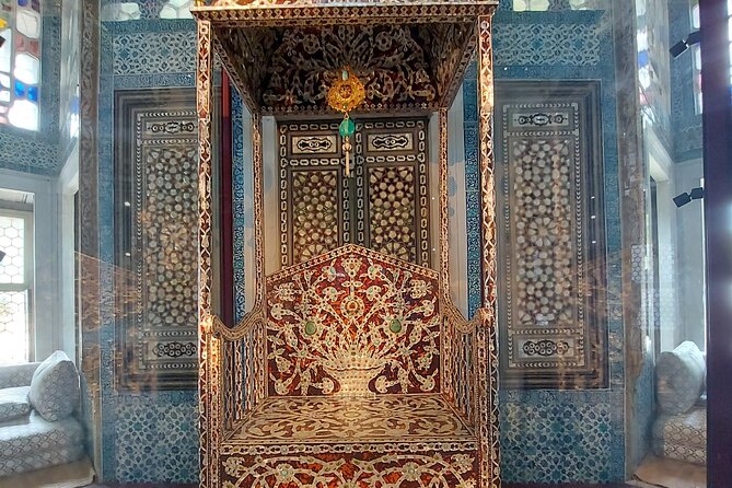 Istanbul Highlights! Blue Mosque, Hagia Sophia, Topkapı and More! - Experiencing a Delightful Turkish Lunch