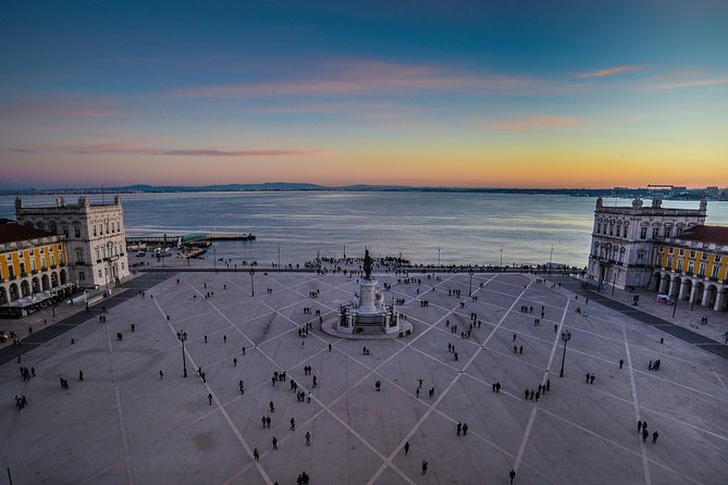 Lisbon Small-Group Sightseeing City Tour With Transportation - Exploring Lisbons Iconic Landmarks