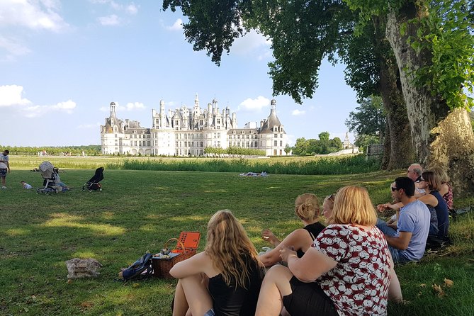 Loire Valley Day Tour Chambord and Chenonceau Plus Lunch at a Private Castle - Château De Chambord: a Renaissance Masterpiece
