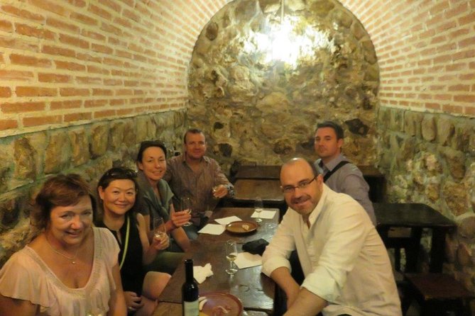 Madrid Old Town Tapas and Wine Small Group Tour - Group Dynamics