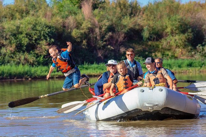 Moab Rafting Full Day Colorado River Trip - Lunch on the Riverbanks
