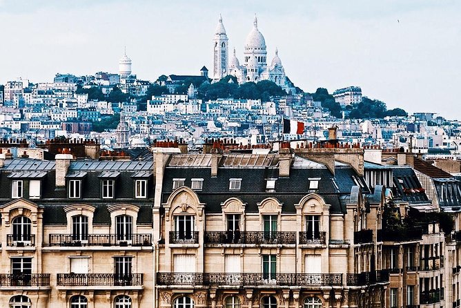 Montmartre District and Sacre Coeur - Exclusive Guided Walking Tour - Encounter With Parisian Cabarets