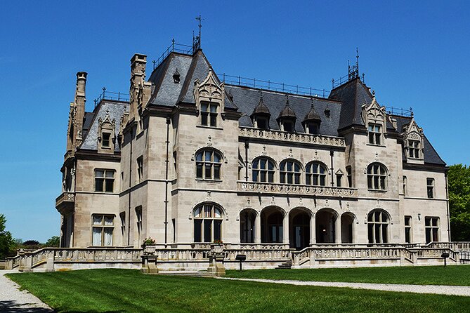 Newport Gilded Age Mansions Trolley Tour With Breakers Admission - Tour Logistics and Requirements