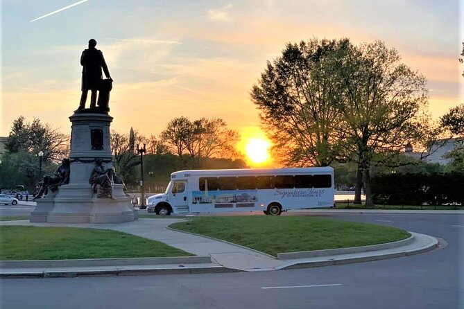 Night Monuments Tour With 8 Stops and Admission Ticket Upgrades - Korean War Veterans Memorial Photo Stop