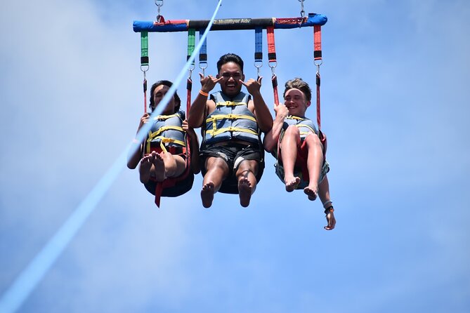 Parasailing in Waikiki Hawaii - Landing Back on the Boat