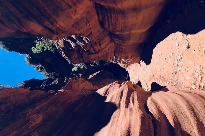 Peekaboo Slot Canyon 4WD Tour - Exploring the Peekaboo Slot Canyon