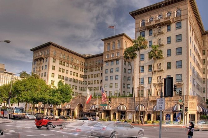 Perfect 5 ½ Hour LA & Hollywood Tour From Santa Monica - Indulging at the Farmers Market