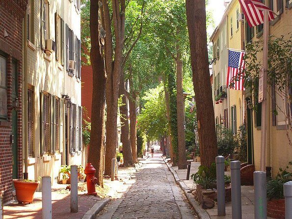 Philadelphia Old City Historic Walking Tour With 10+ Top Sites - Carpenters Hall and Second Bank of the United States
