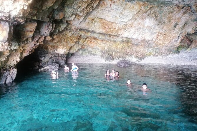 Polignano a Mare: Boat Tour of the Caves - Small Group - Refreshments and Amenities