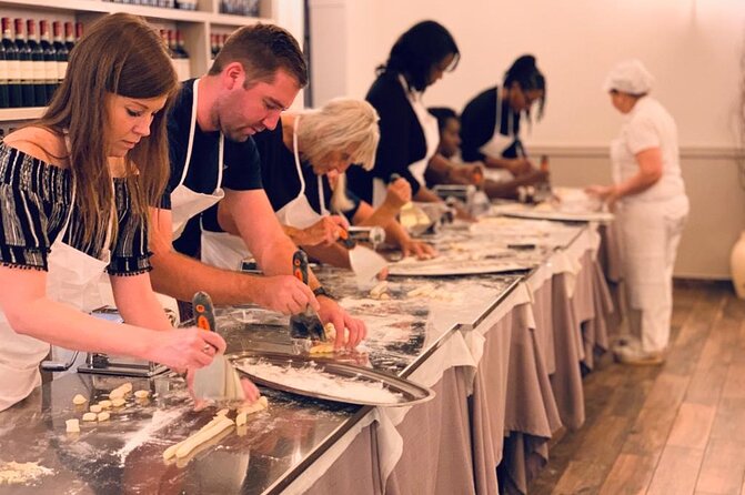 Rome Cooking: Pasta & Tiramisu Making, Free-Flowing Fine Wine - Intimate Group Size and Atmosphere