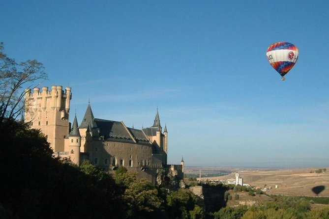 Segovia From the Skies: Sunrise Balloon Ride - Touchdown and the Brunch Celebration