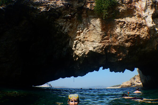Semi-private Antiparos & Caves Blue Lagoon OR Rina Cave & Small Cyclades - Onboard Activities and Amenities