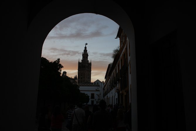 Seville Evening Historical Tour With Haunted History - Navigating the Meeting Point and Tour Route
