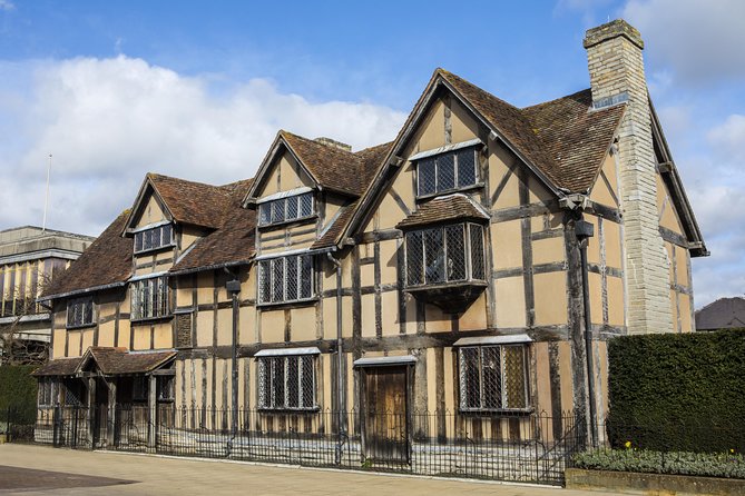 Small Group Cotswolds Villages, Stratford and Oxford Day Tour From London - Exploring Stratford-upon-Avon