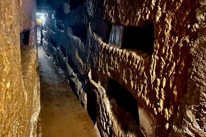 Small Group Express Tour of Roman Catacombs With Transfer - Guided Experience