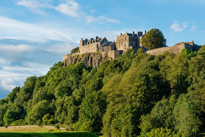 Stirling Castle, Loch Lomond and Cruise Day Tour From Glasgow - Exploring Stirling Castle