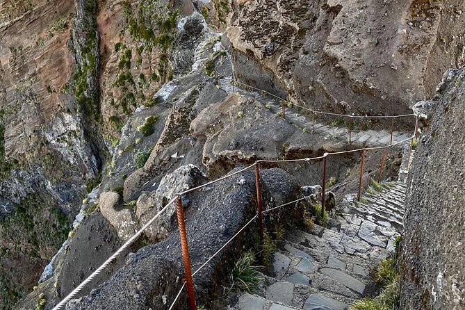 Sunrise Transfer To Pico Do Arieiro, Hike To Pico Ruivo & Return From Teixeira - Customer Feedback and Reviews