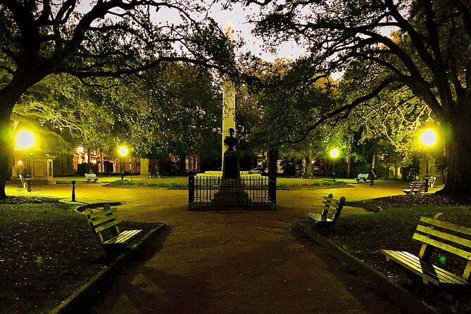 The Charleston Boo Hag and Brews Ghost and Bar Tour - Exploring Charlestons Haunted History