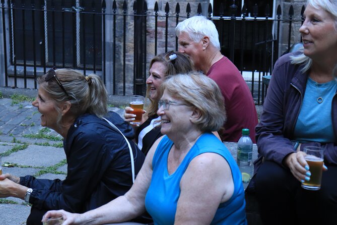 The Edinburgh Literary Pub Tour - Taking in Edinburghs Atmospheric Pubs