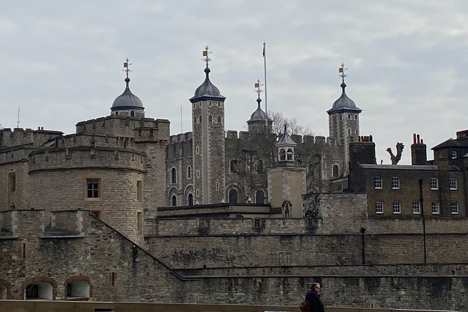 The Tower of London - Small Group Tour With a Local Expert - The Tower of Londons Captivating History