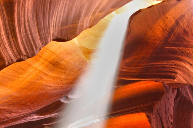 Upper Antelope Canyon Tour - Exploring the Vibrant Red Rock Formations