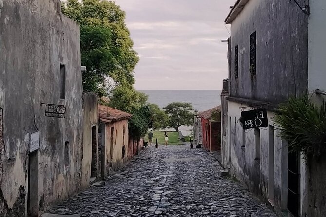 Walking Tour Around Colonia Del Sacramento Old Town - Taking in the Local Culture and History