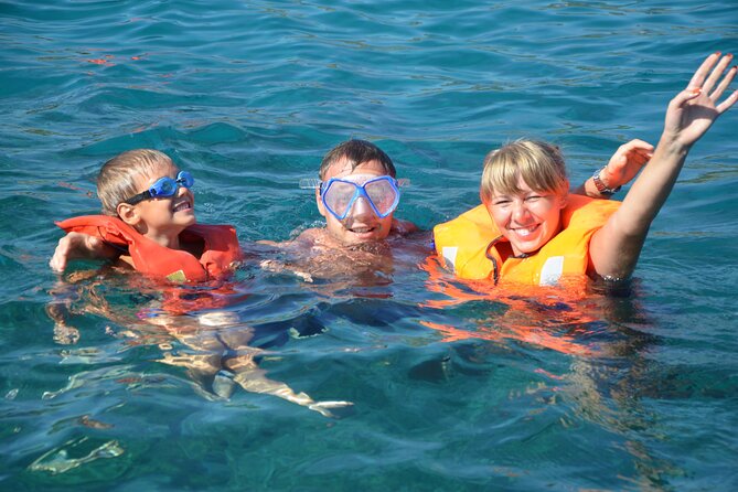 Wave Dancer Sunshine Full Day Cruise - All Inclusive - Lunch and Onboard Dining