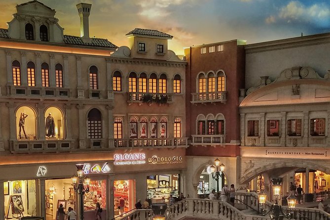 Where the Spots Are: Las Vegas Strip Walking Experience - Tour Duration and Group Size
