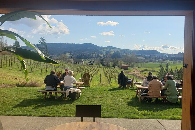 Willamette Valley Wine Tour With Lunch - Exploring the Wineries