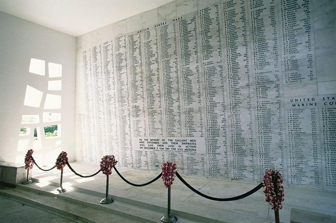 WWII Pearl Harbor Heroes Deluxe Tour - Discovering the Pearl Harbor Aviation Museum