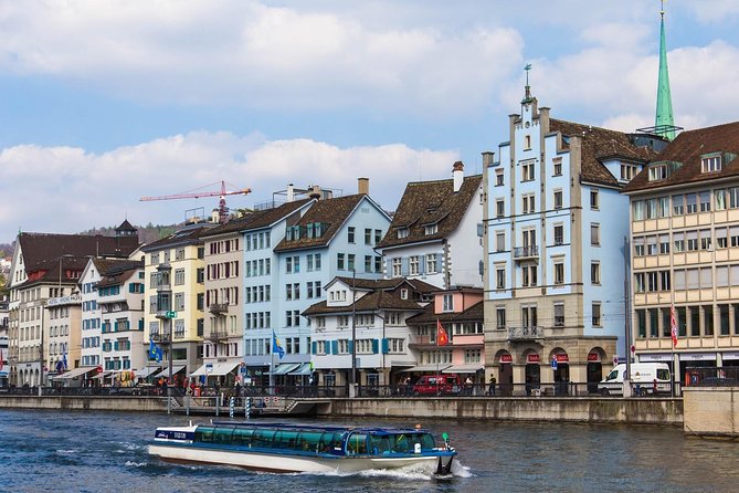 Zurich Walking Tour With Cruise and Aerial Cable Car - Discovering Zurichs Shopping Districts