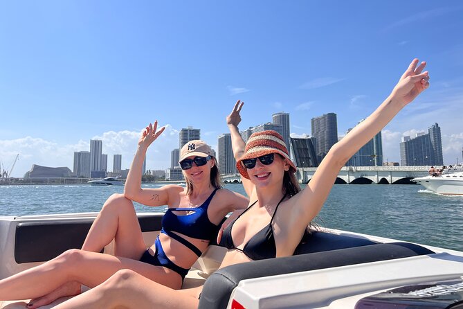 2Hr Private Boat Tour Miami Beach, Captain & Champagne, & Sandbar - Exploring Miamis Coastline and Marine Life