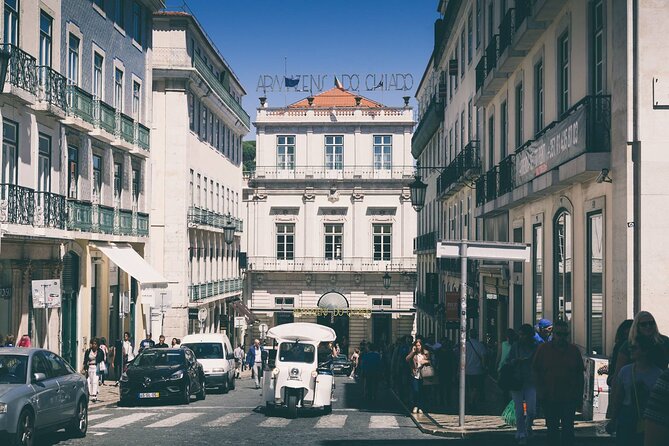 4 Hour Lisbon Private Guided Tour via Tuk Tuk - Cancellation and Reservation Policies