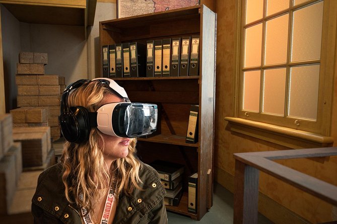 Anne Frank'S Last Walk and Visit the Anne Frank House in Virtual Reality - Insights From Customer Reviews
