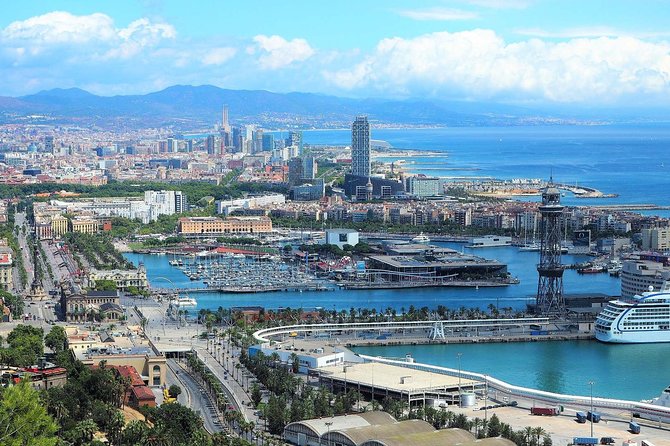 Barcelona Highlights Small Group Tour With Hotel Pick up - Admiring Modernist Architecture