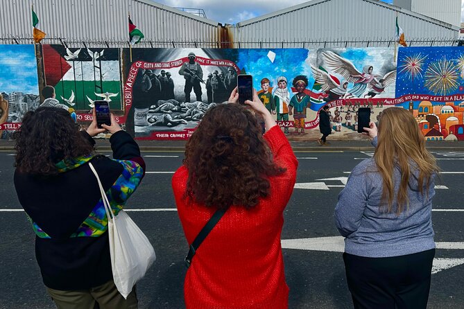 Belfast Black Taxi Tour of Murals and Peace Walls 2 Hours - Exploring the Falls Road and Shankill Road