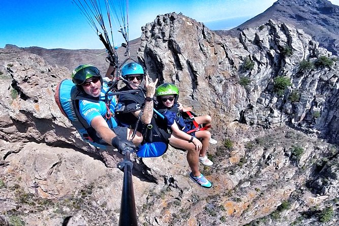 BRONZE Tandem Paragliding Flight in South Tenerife, Free Pick up - Preparing for the Flight