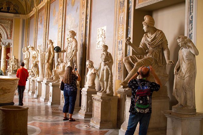 Complete Vatican: Museums, Sistine Chapel & St Peters Basilica - Discovering St. Peters Basilica