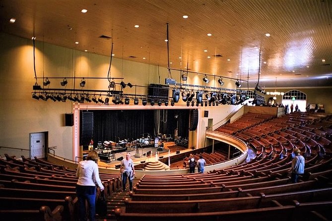 Discover Nashville City Tour With Entry to Ryman & Country Music Hall of Fame - Traveler Reviews and Feedback