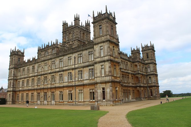 Downton Abbey and Village Small Group Tour From London - Customer Ratings and Feedback