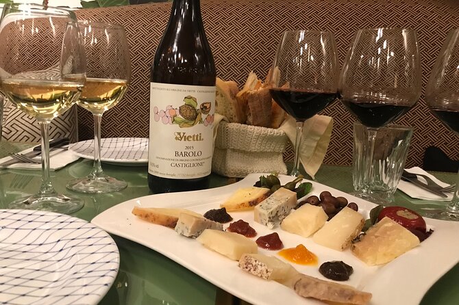 Food & Wine Tour by the Vatican City - Exploring the Local Neighborhoods