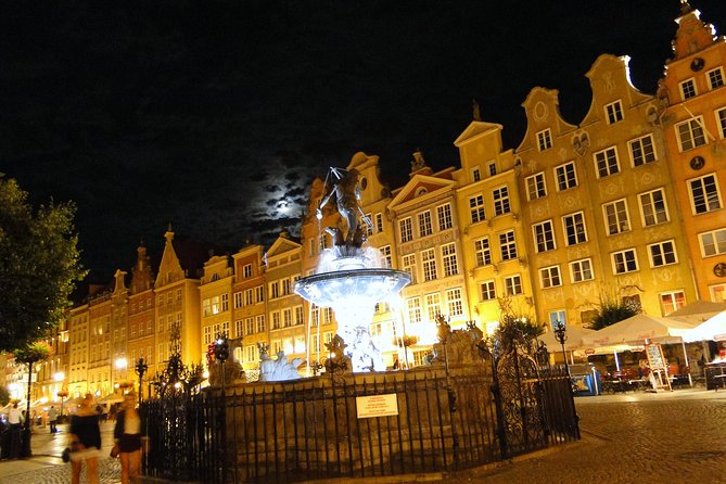 Gdansk Pub Crawl With Free Drinks - Inclusive and Engaging Tour Activities