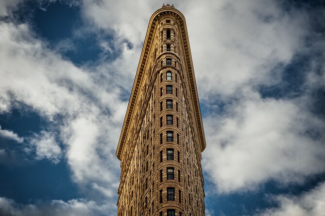 Highlights of Manhattan Luxury Bus Tour - Scenic Ferry Ride and Skyline Views