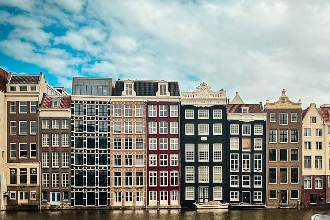 Introduction Walking Tour - Hello Amsterdam - Small Group - Dancing Along the Singel Canal