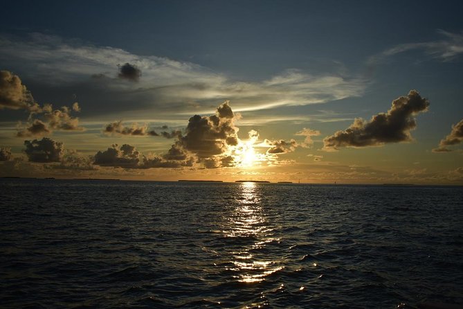 Key West Small-Group Sunset Sail With Wine - Onboard Amenities and Refreshments