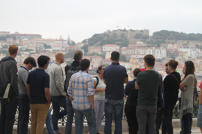 Lisbon Essential Walking Tour: History, Stories and Lifestyle - Experiencing the Iconic Tram 28