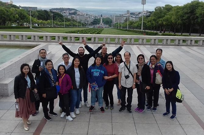 Lisbon Small-Group Sightseeing City Tour With Transportation - Capturing Stunning City Vistas