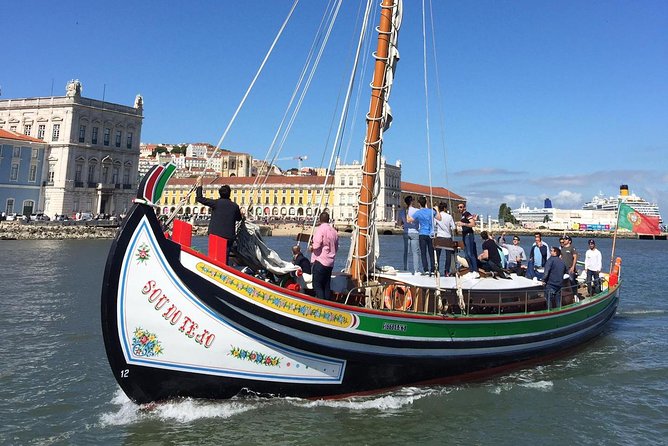 Lisbon Traditional Boats - Guided Sightseeing Cruise - Exploring Lisbons Iconic Landmarks
