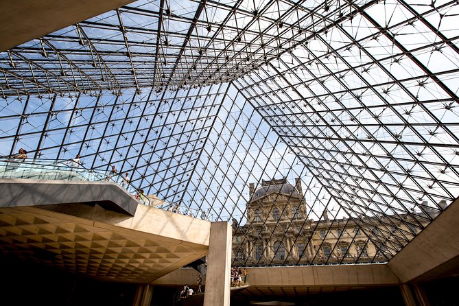 Louvre Museum Guided Tour Options With Entry Ticket - Accessibility and Accommodation at the Louvre